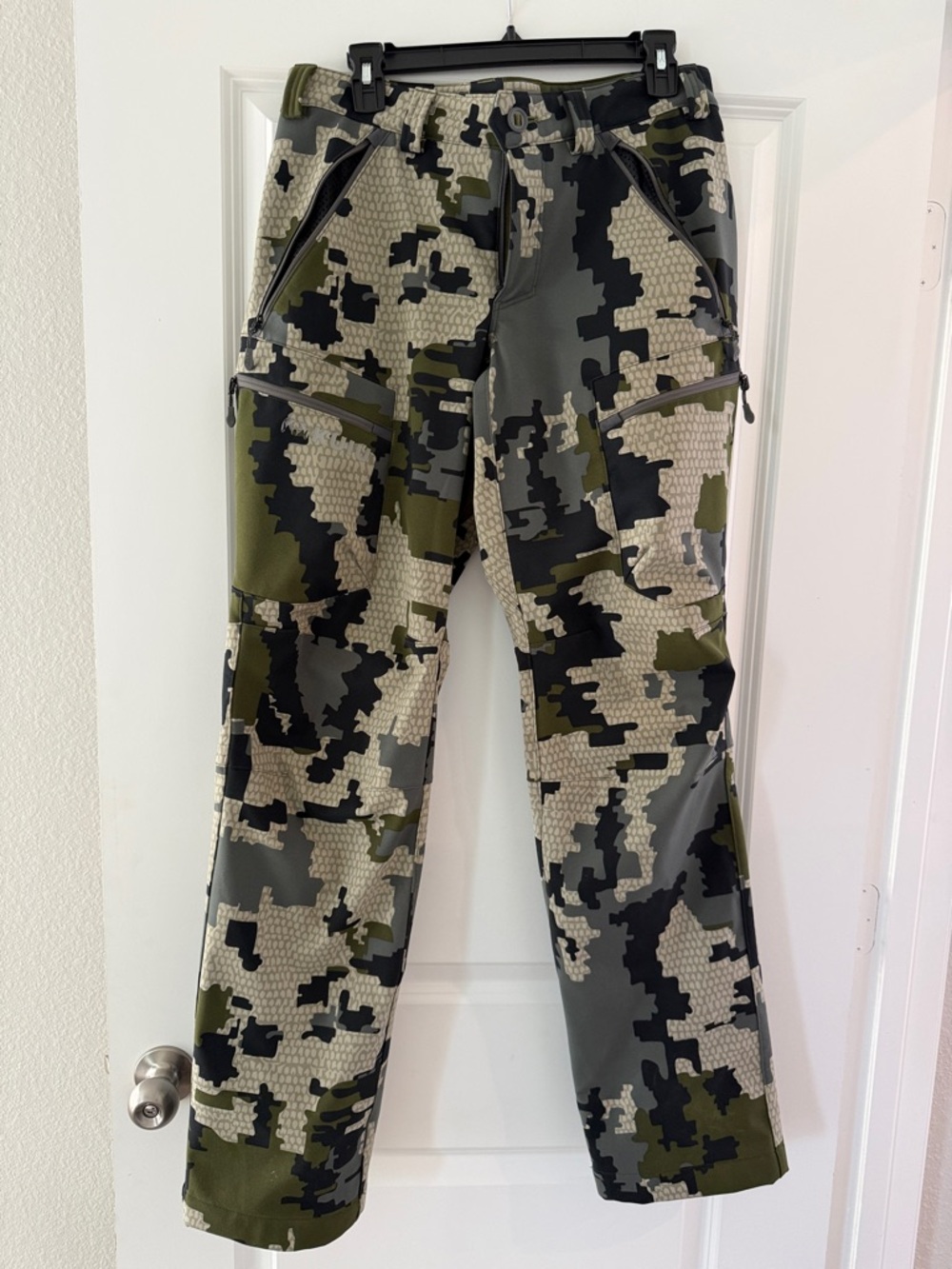 KUIU Guide PRO Pant, color-Verde. Worn maybe 3 times.